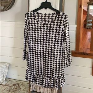 Black and white tunic